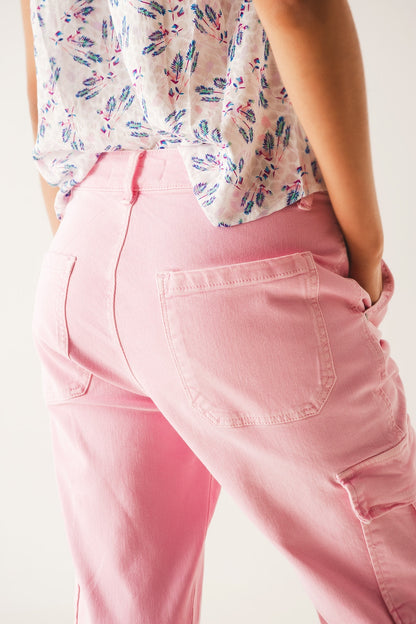 Pantalones estilo cargo en rosa