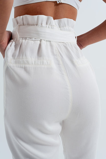 Pantalones finos con lazada en la cintura en blanco