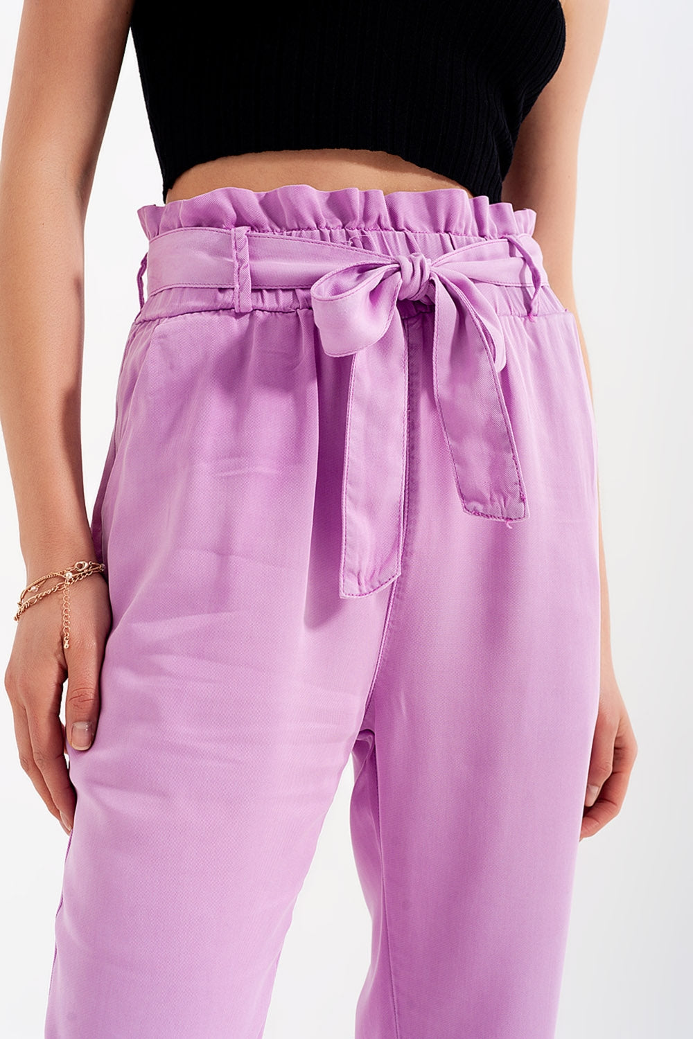 Pantalones finos con lazada en la cintura en morado