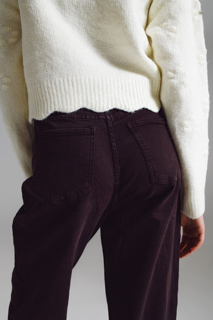 Pantalones marrones relajados con detalles de bolsillo en la cintura