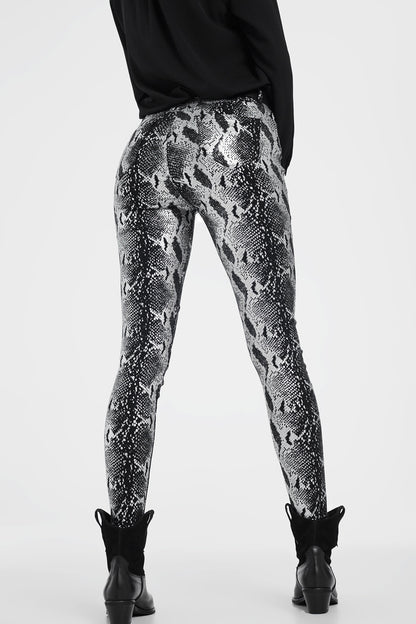 Pantalones negro con pernera slim y estampado animal