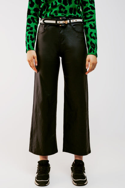Q2 Pantalones negros de pernera ancha de cuero sintético