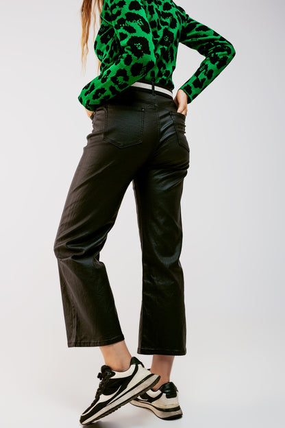 Pantalones negros de pernera ancha de cuero sintético