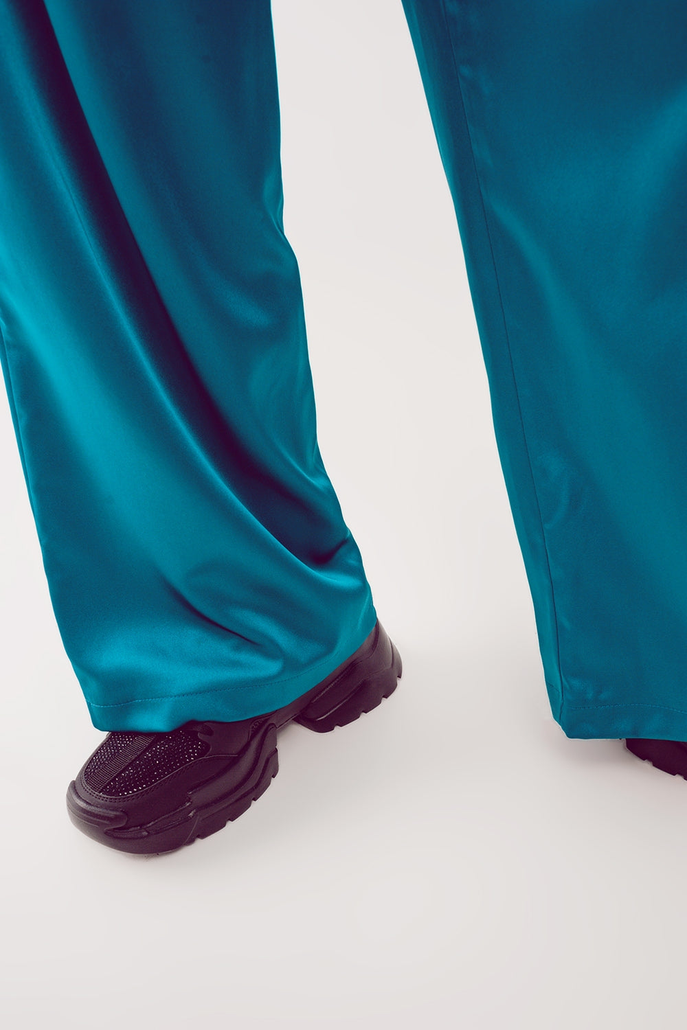 Pantalones palazzo con pinzas en turquesa