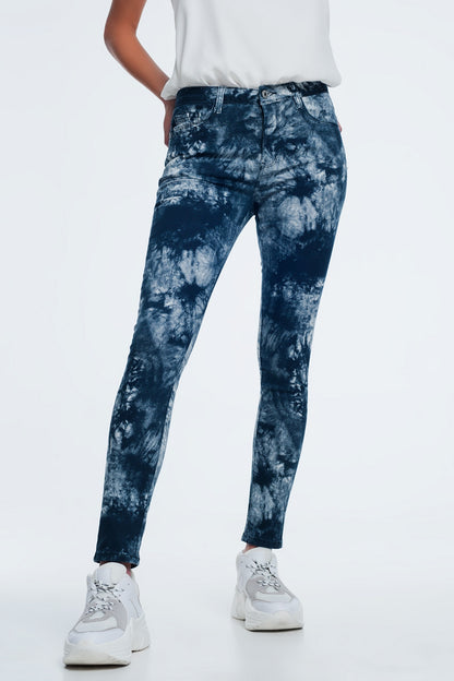 Pantalones pitillo teñidos de azul