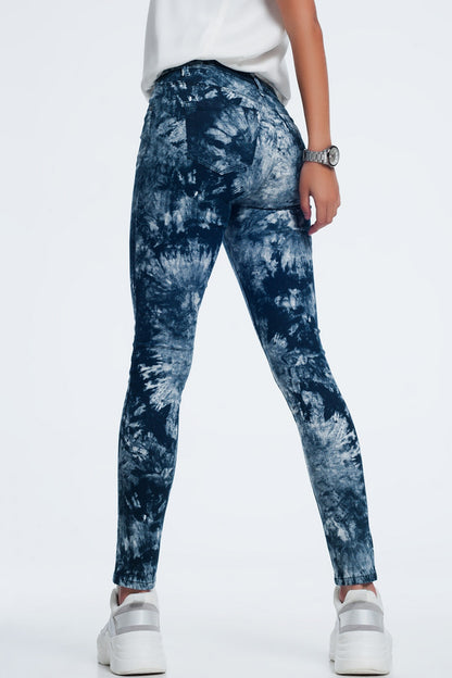 Pantalones pitillo teñidos de azul