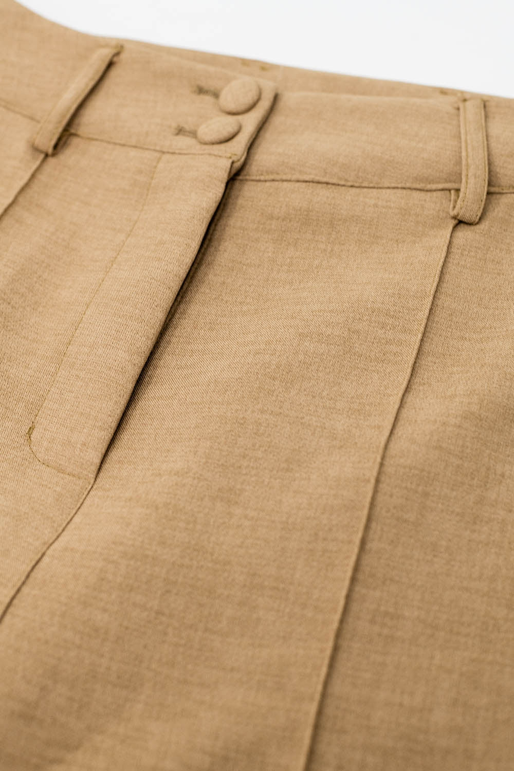 Pantalones rectos a medida en camel