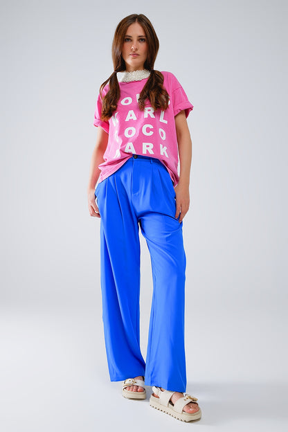 Pantalones rectos con bolsillos laterales y pinzas en azul