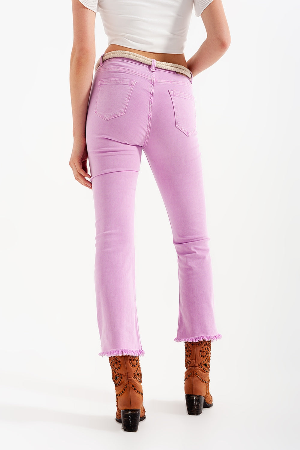 Pantalones rectos en rosa con tobillos anchos