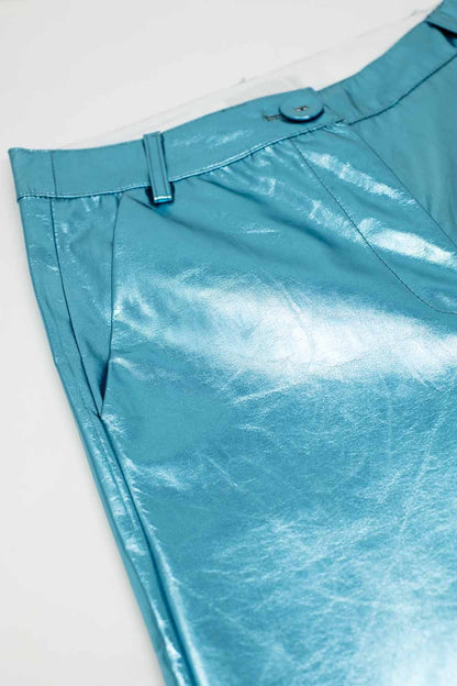 Pantalones rectos metalizados en azul