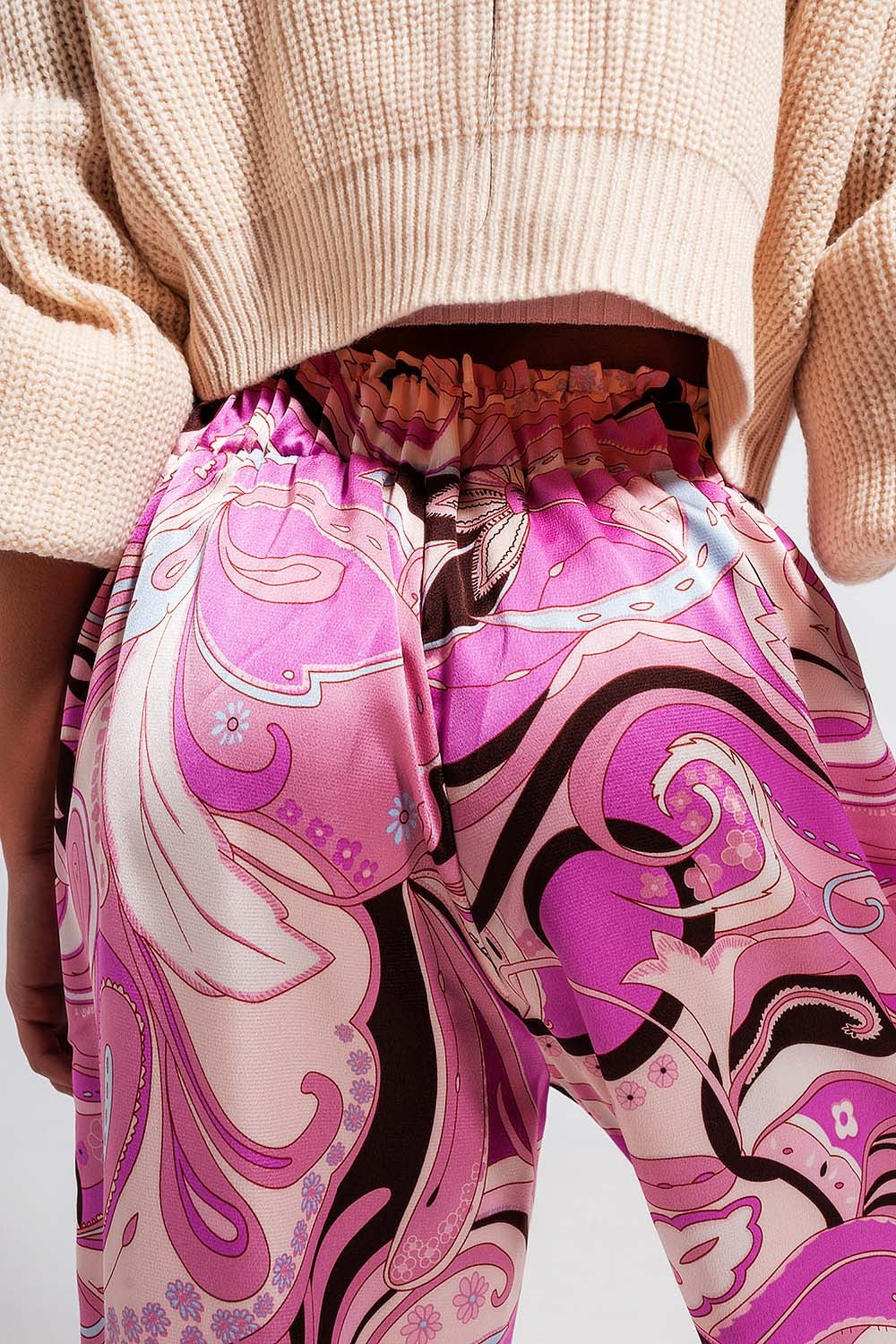 Pantalones rosa de pernera ancha con cinturón