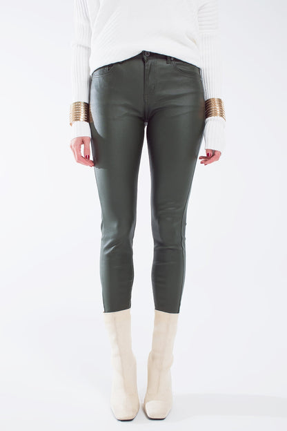 Q2 pantalones super skinny efecto piel en verde oliva
