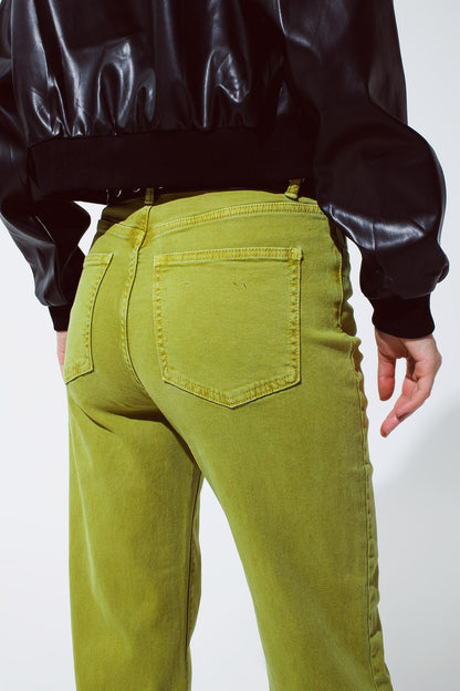 Pantalones vaqueros de pierna recta con dobladillo cortado en verde oliva