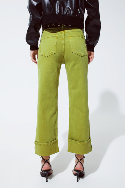 Pantalones vaqueros de pierna recta con dobladillo cortado en verde oliva