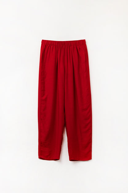 Pantalones veraniegos con cintura elástica y bolsillos en rojo