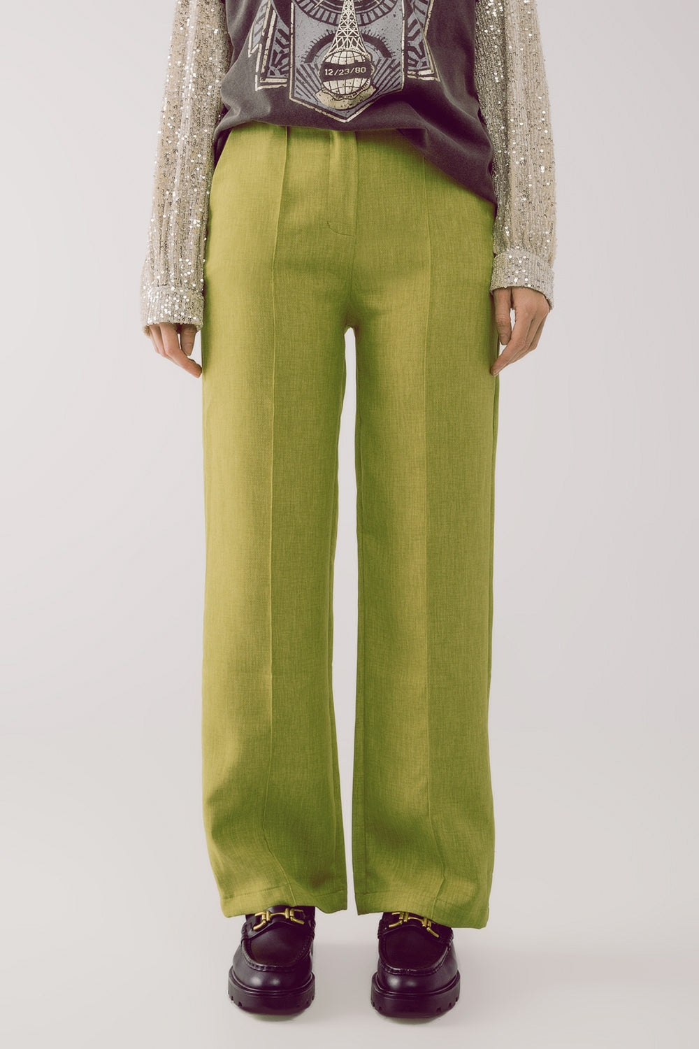 Pantalones verdes de corte sartorial y pernera recta