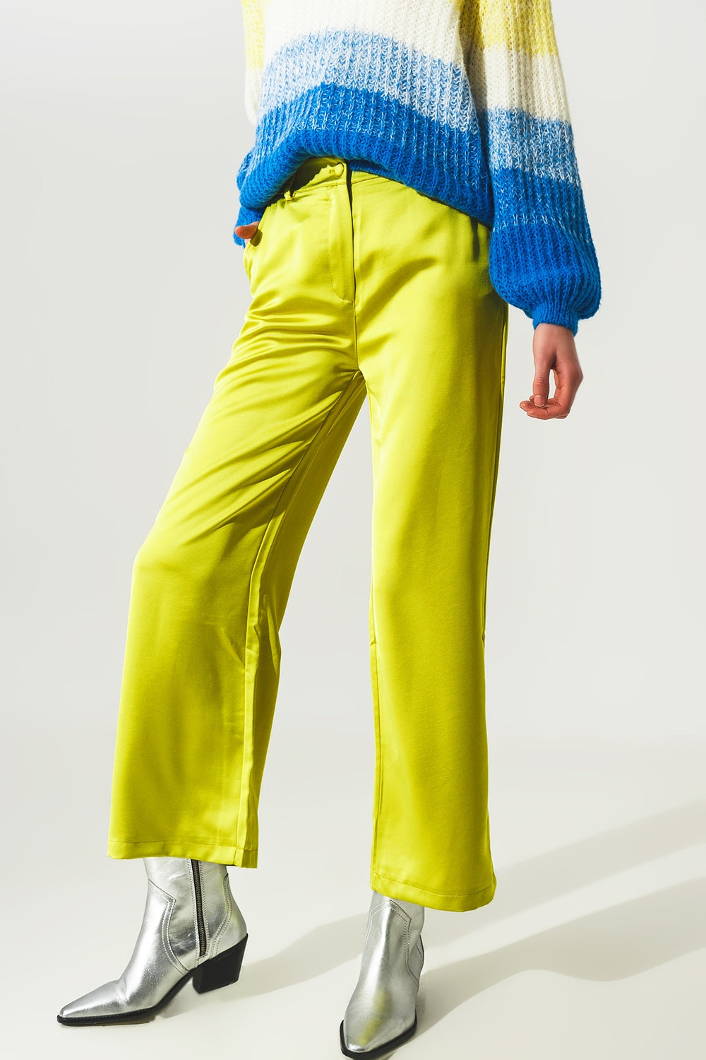 Pantalones verdes lima de pernera ancha de satén