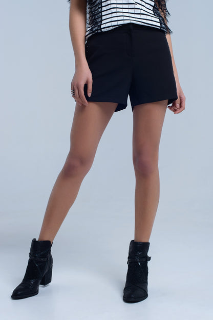 Short negro con detalle lateral