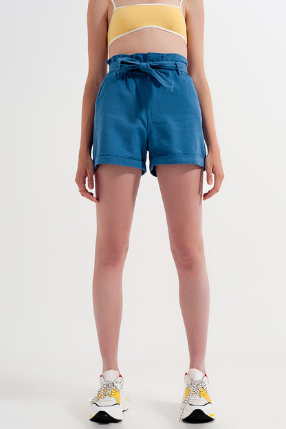 Shorts azules con cinturón