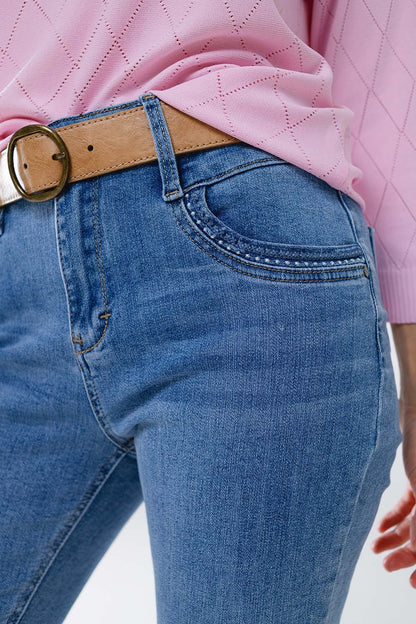 Skinny Jeans En lavado claro con detalle en el bolsillo
