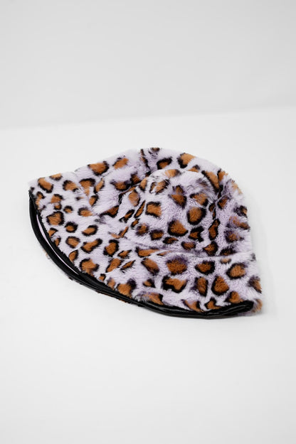 Sombrero de pescador con estampado animal en morado