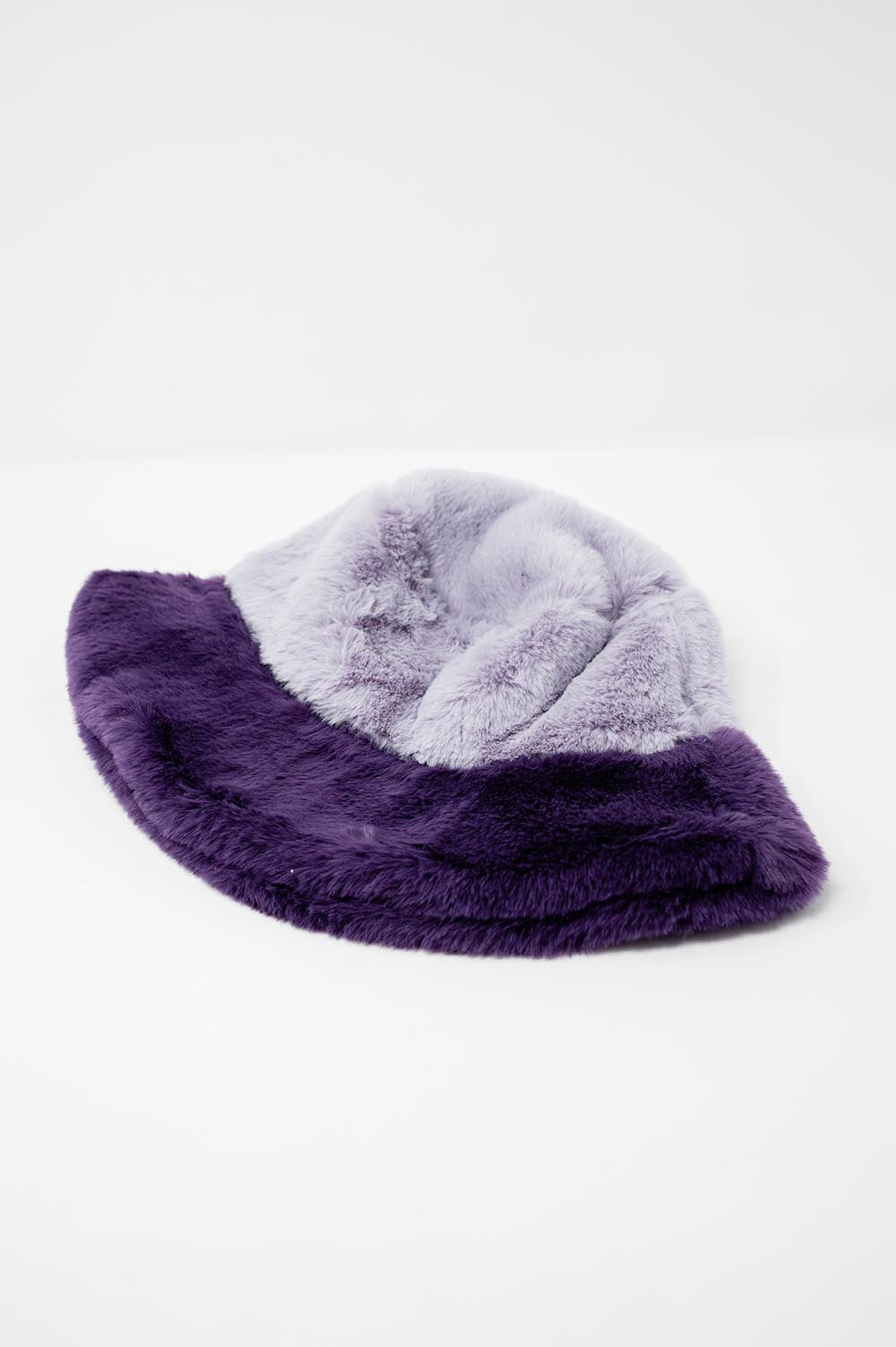 Sombrero de pescador violeta de piel sintética