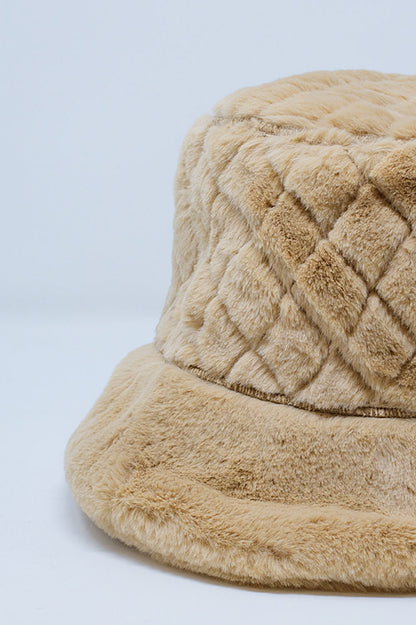 Sombrero tipo cubo acolchado en pelo sintético beige