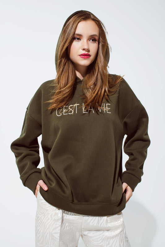 Q2 Sudadera de color caqui con texto bordado de Cest La Vie