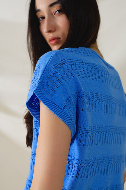 Sudadera En Azul Con Diseño De Encaje Y Mangas Cortas