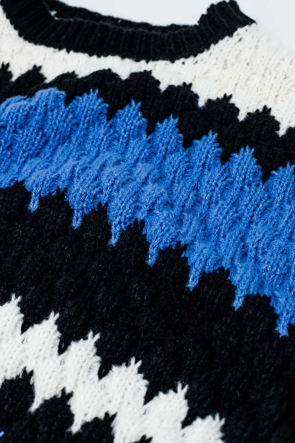 Sueter acogedor azul blanco y negro