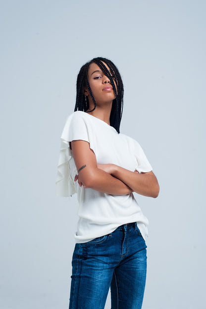 Sueter blanco con volantes