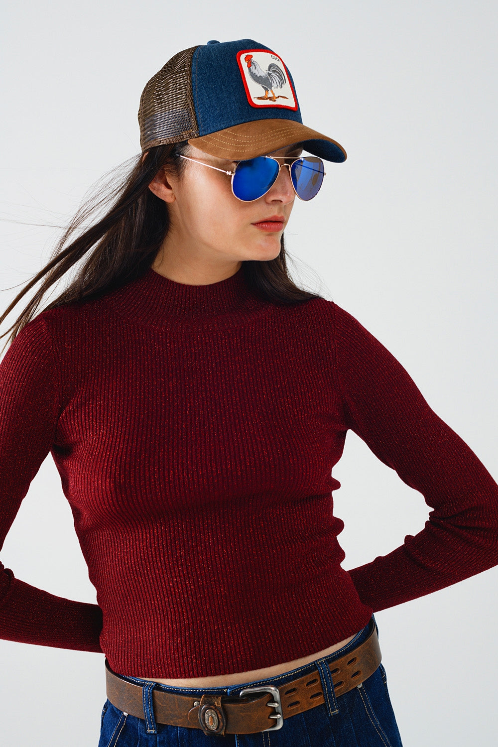 Sueter de cuello alto y manga larga con purpurina roja brillante