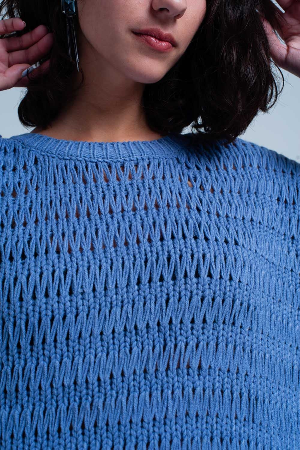Suéter de punto en color azul cuello redondo