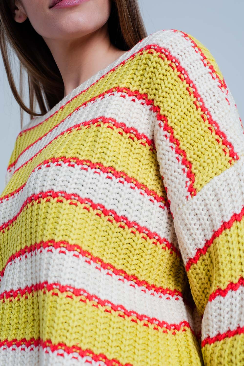 Sueter de rayas en Amarillo con escote amplio