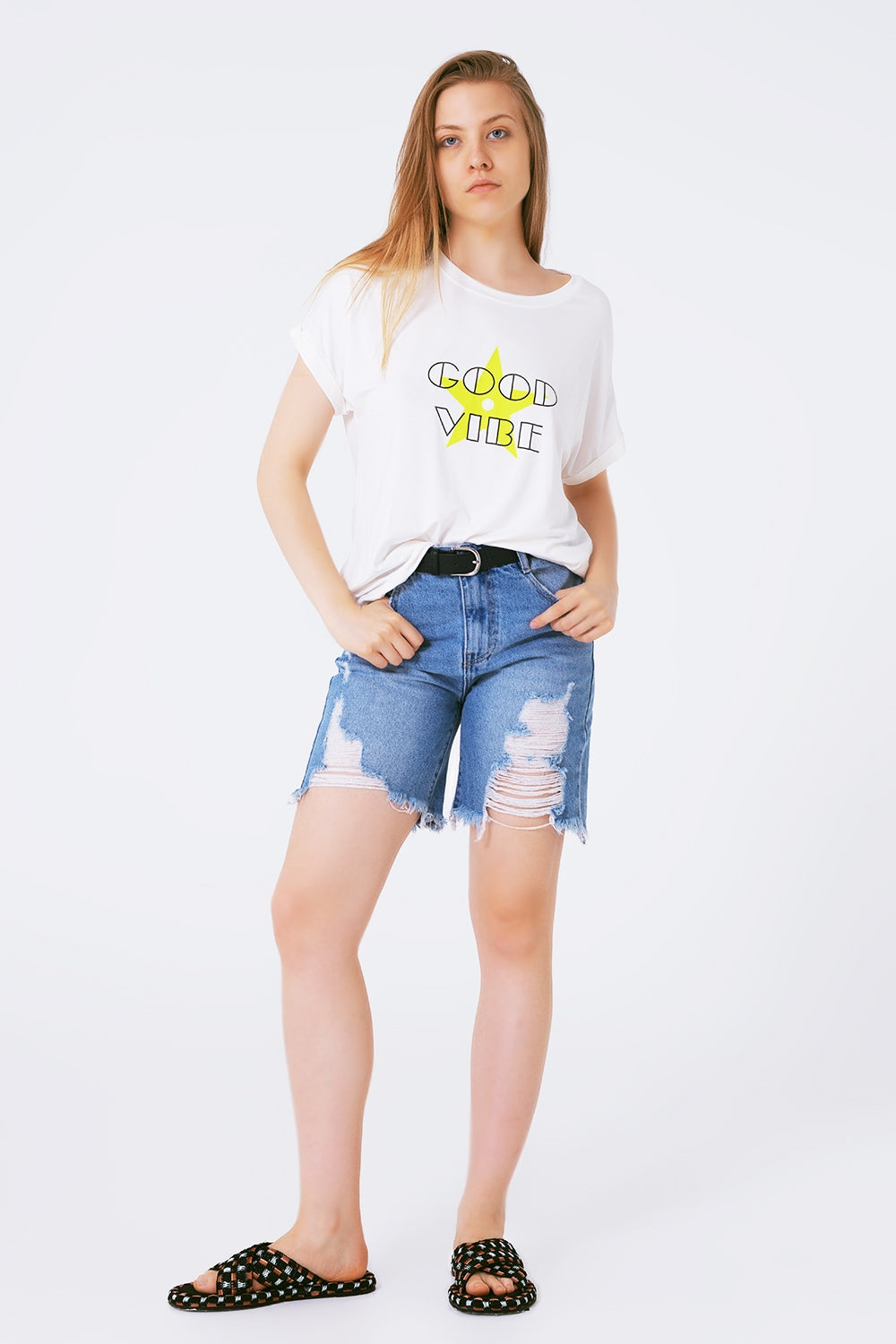 T-Camiseta Cuello barco Diseño amplio good vibe logo fluor