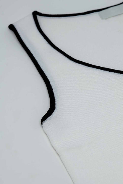 Top Blanco Sin Mangas Con Escote Crew Neckline Y Ribete Negro
