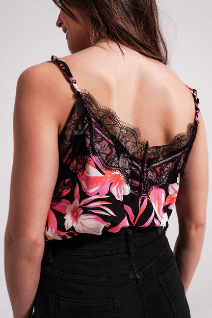 Top con estampado floral y ribetes de encaje