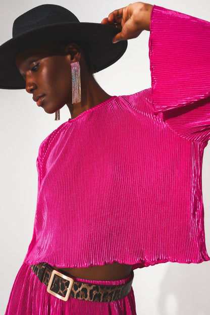 Top corto con cuello redondo plisado en fucsia