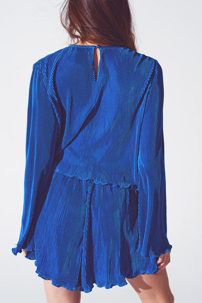 Top corto plisado con cuello redondo en azul