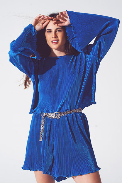 Top corto plisado con cuello redondo en azul