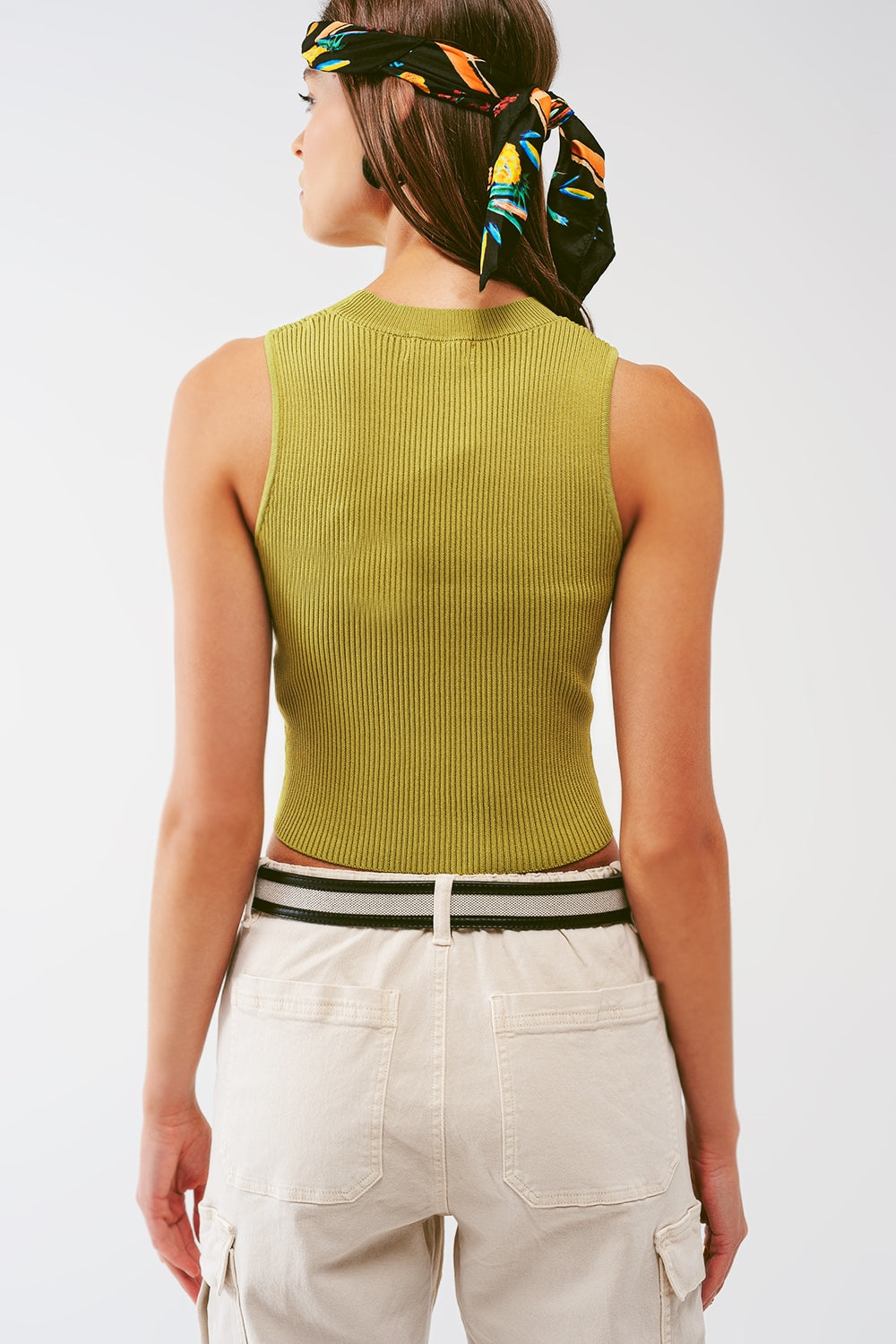Top de punto sin mangas en verde militar