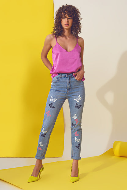 Top de satén con tirantes en fucsia