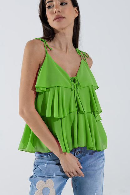 Top de volantes con tirantes finos en verde