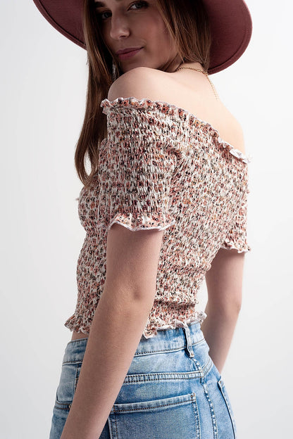 Top fruncido con escote Bardot y estampado de florecitas