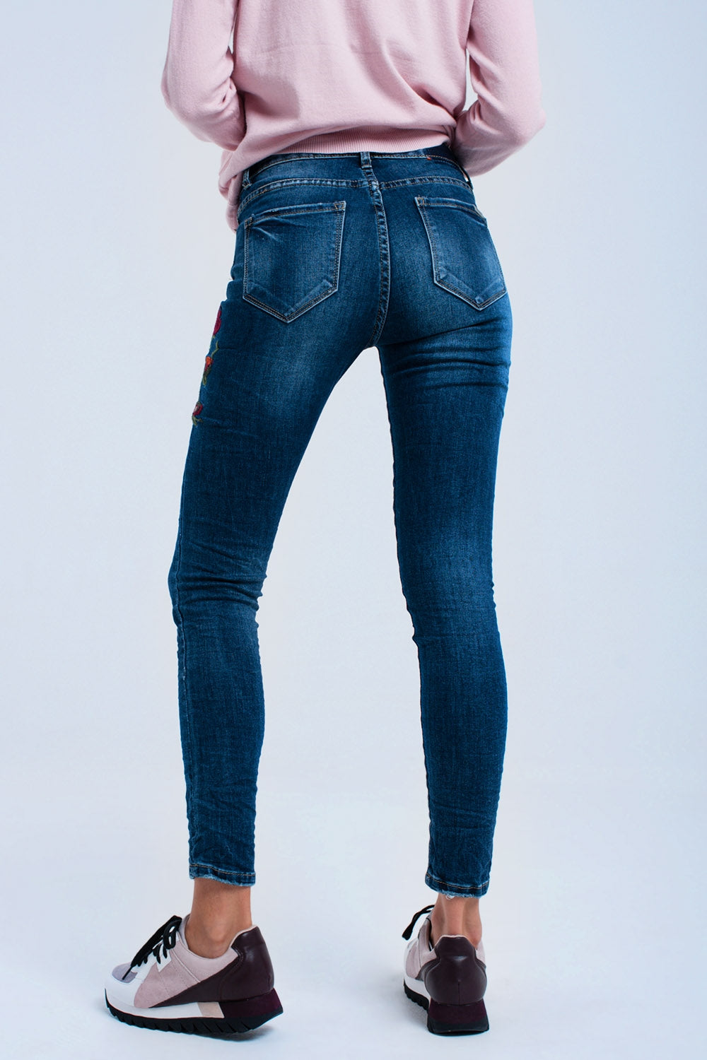 Vaquero skinny con flores