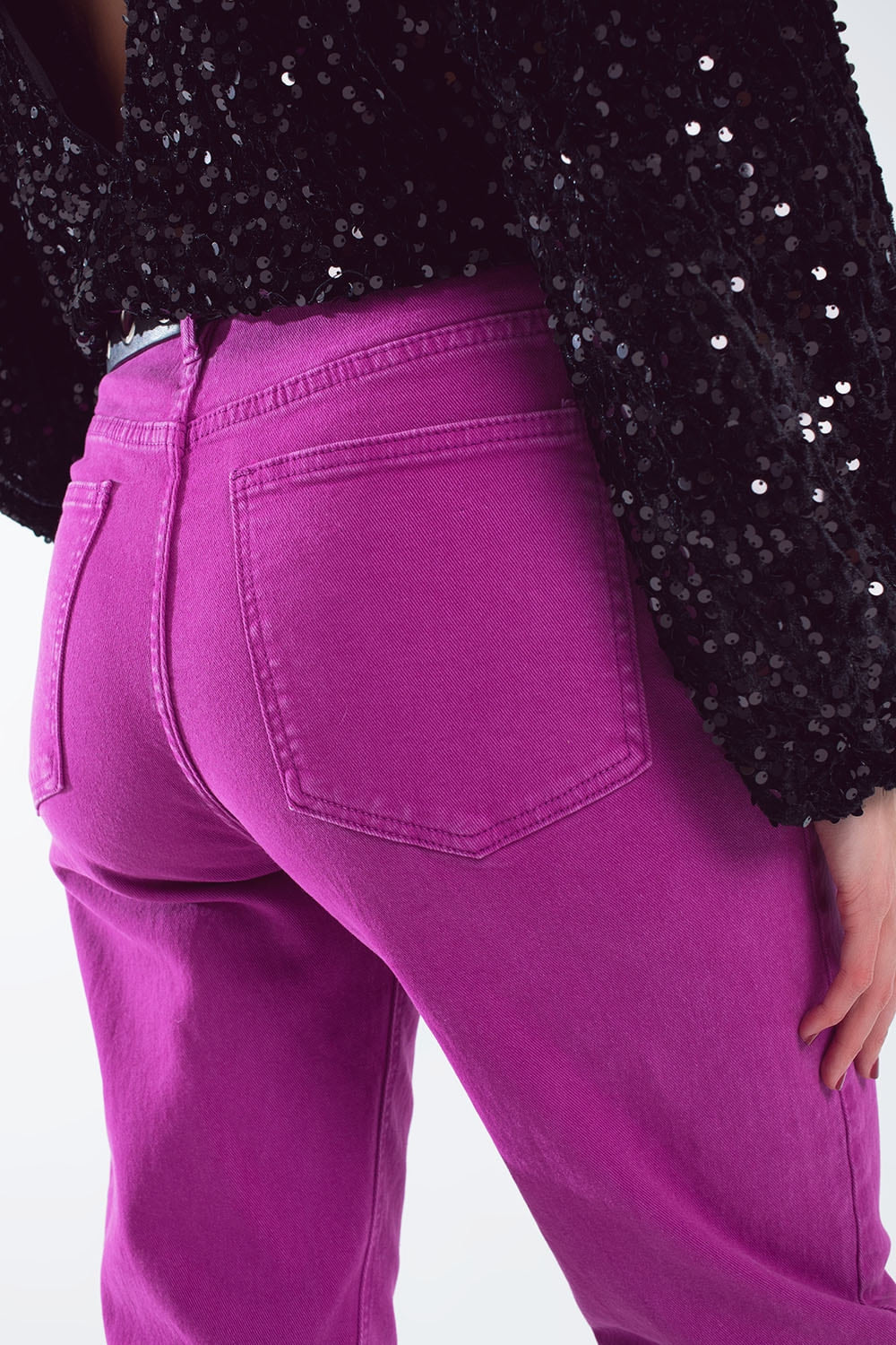 Vaquero slouchy de algodón de talle medio en magenta