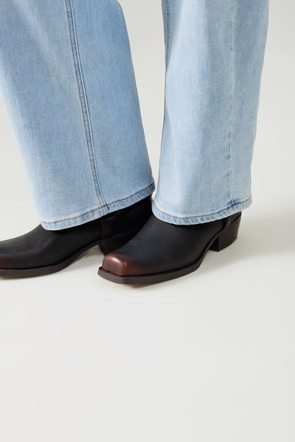 Vaqueros azul claro bubble Leg con cintura alta
