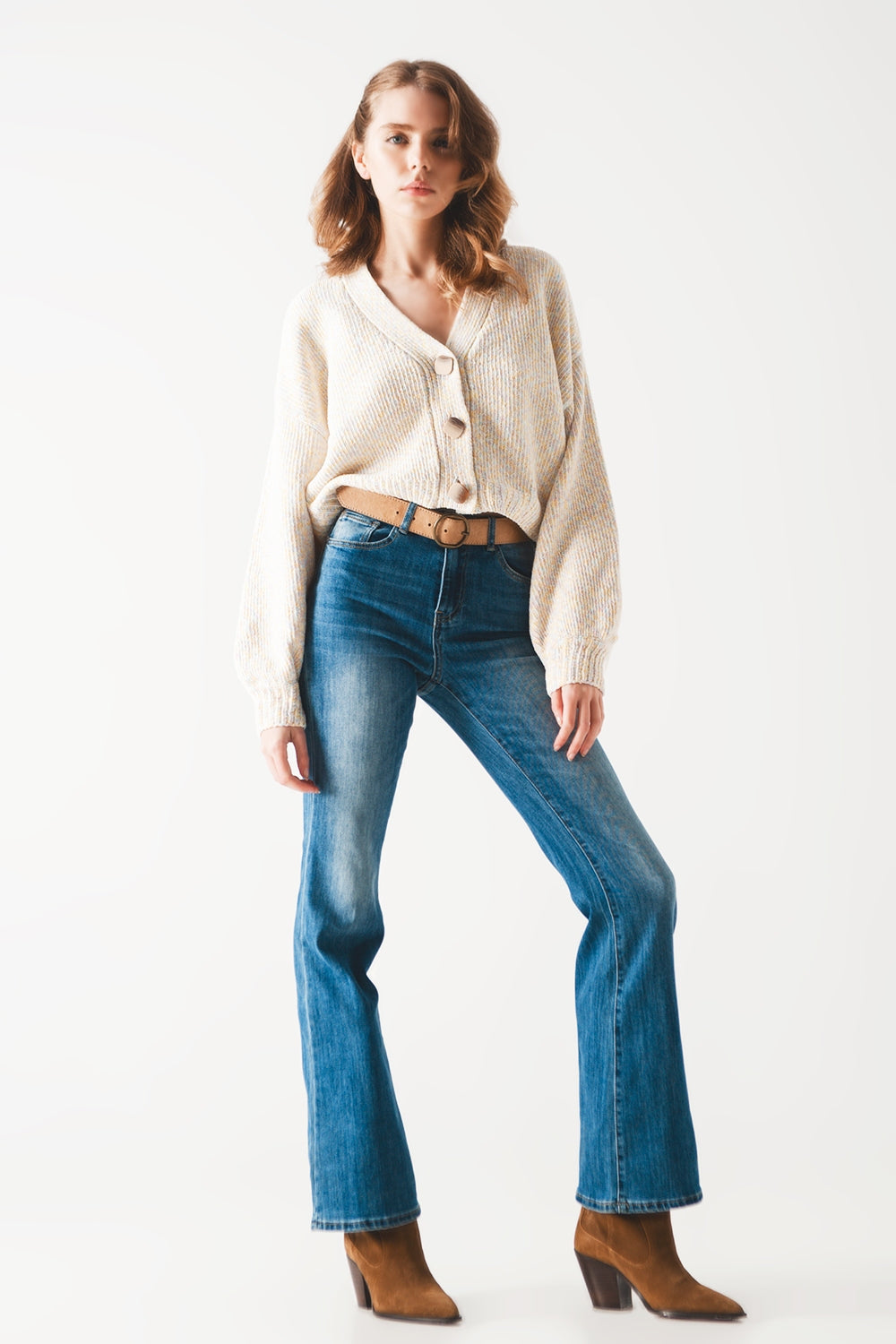 Vaqueros azules de corte bootcut acampanado