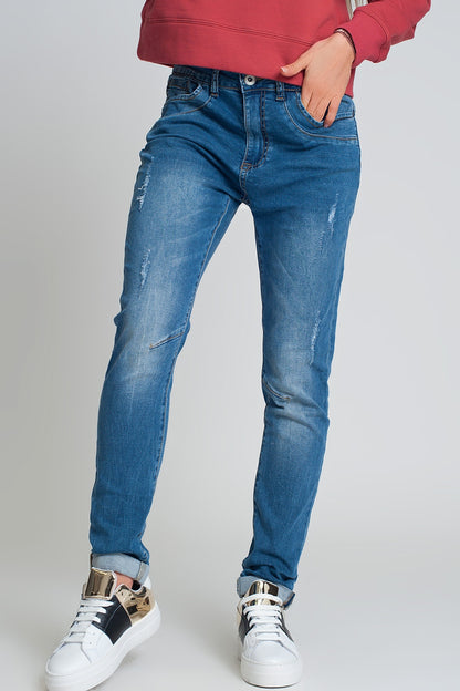 Q2 Vaqueros boyfriend azules con diseño desgastado