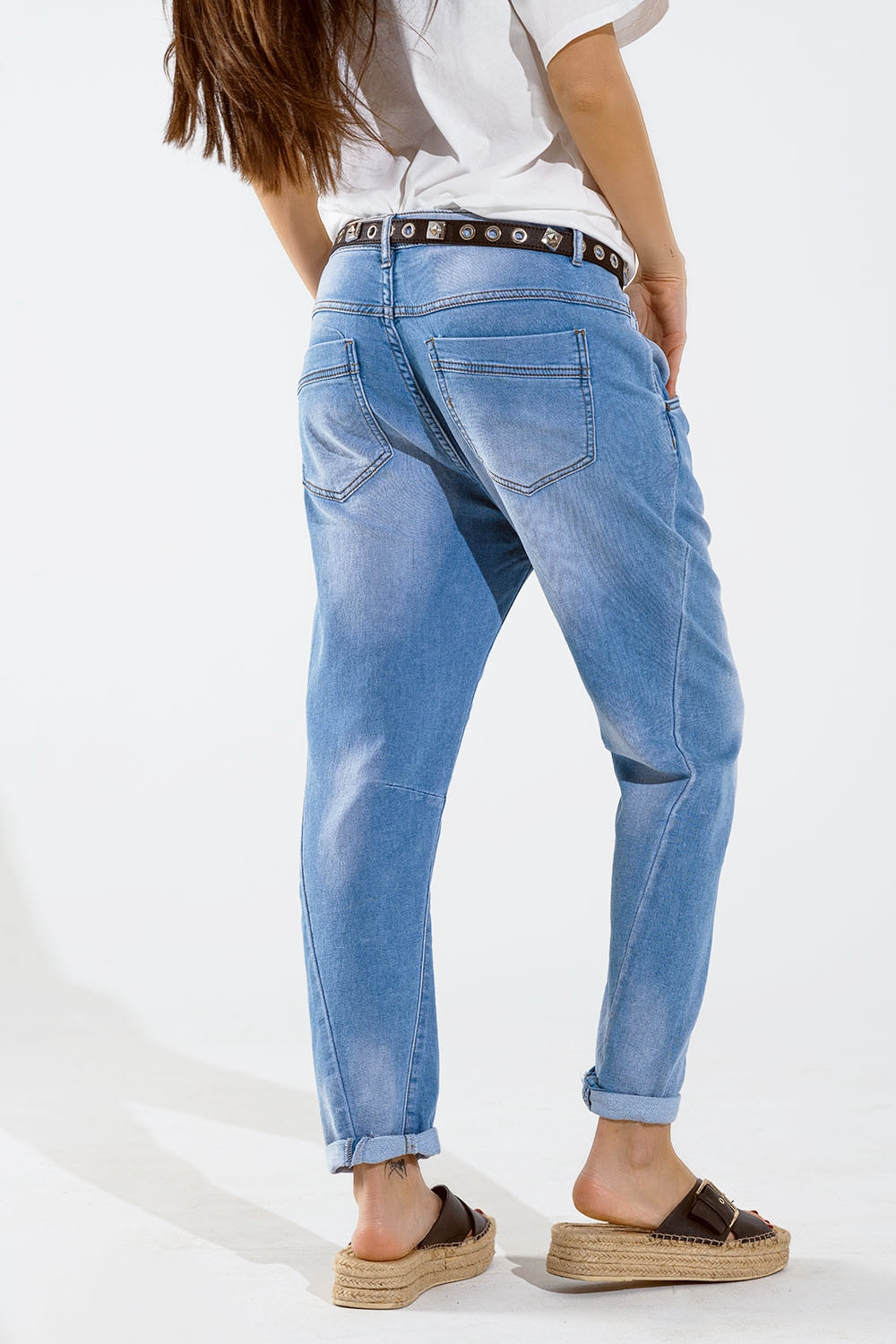 Vaqueros boyfriend básicos con detalle de costuras